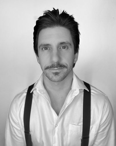 touch-ups-salon_hair-stylist-1080x1440_anthony_bw.jpg