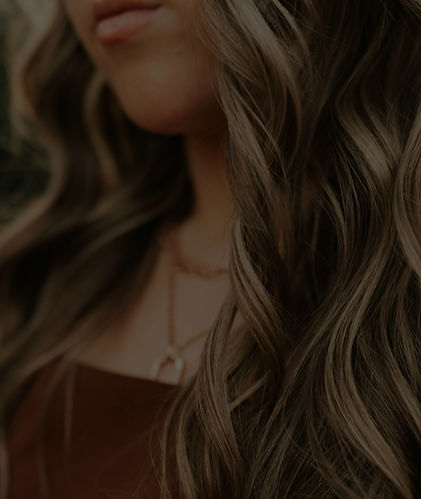 touchups-salon_chandler-hair-salon-photoshoot_outdoor-vibes_blonde-highlight-hair-blowout-