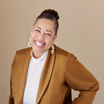 picture of Deborah Jones smiline