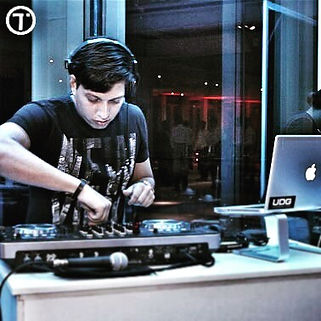 Melhor DJ para festas de casamentos, debutantes, formaturas e eventos corporativos.