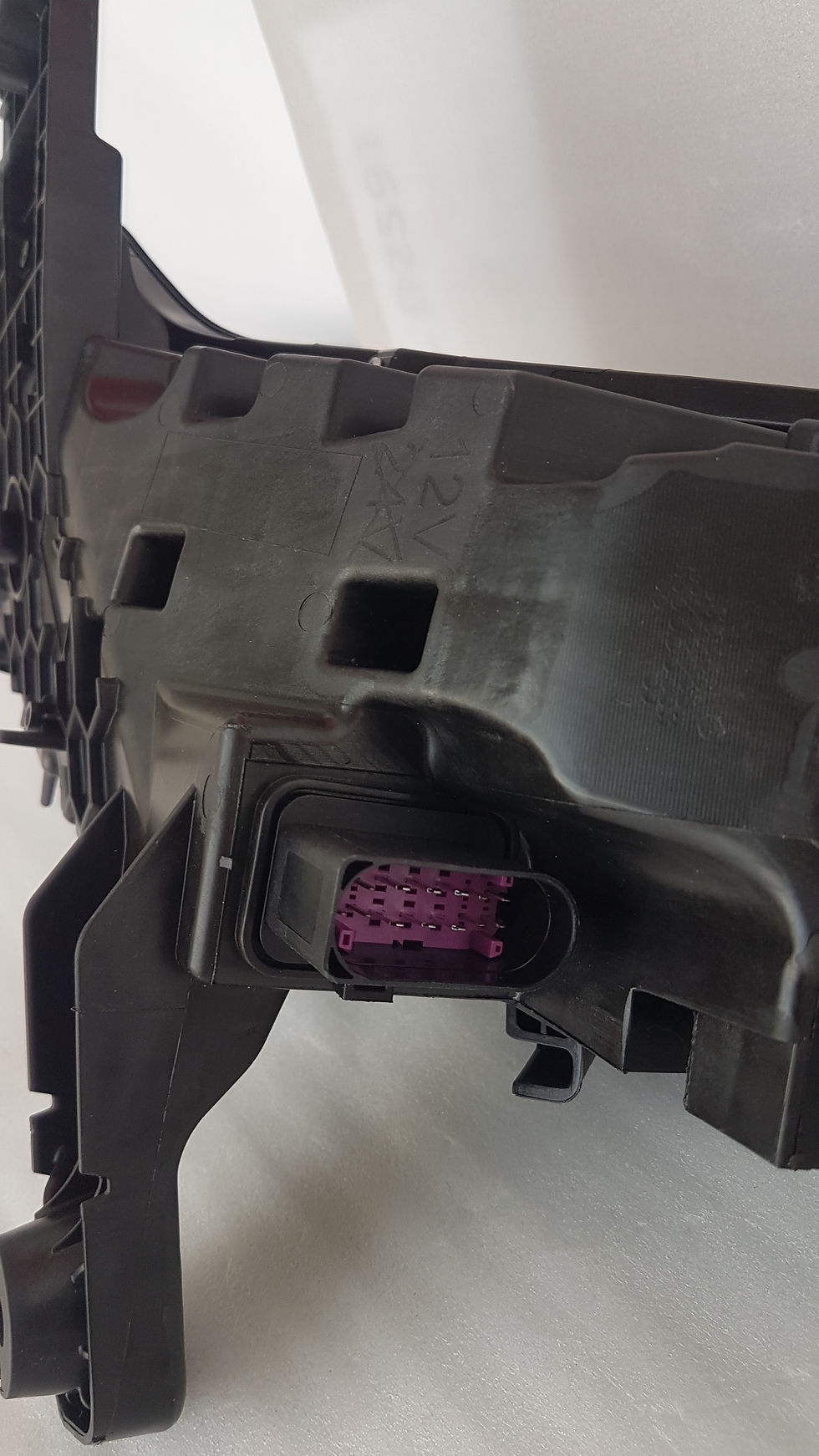 Thumbnail: Zeekr 001 Front Right LED Light