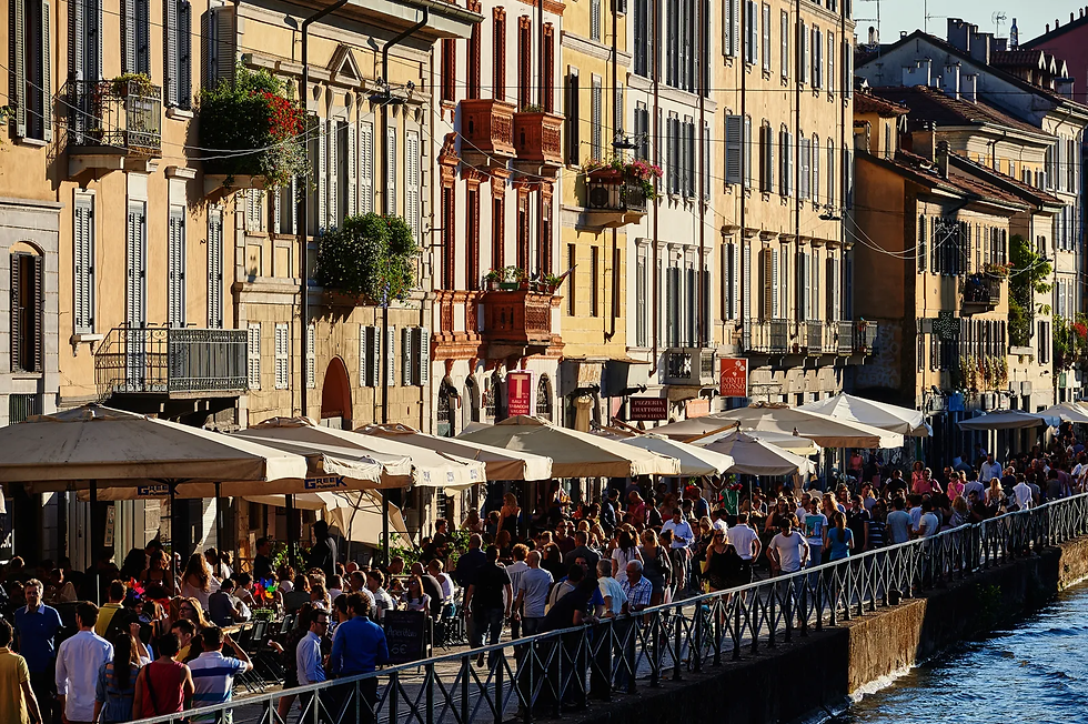 Bairro Navigli em Milão e seus restaurantes