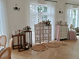 pasteliniu spalvu vestuviu dekoras su gelemis