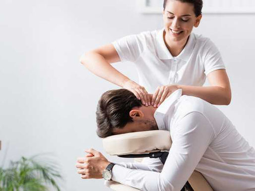 Técnico em massoterapia: quanto ganha como é o curso e como conseguir uma bolsa?