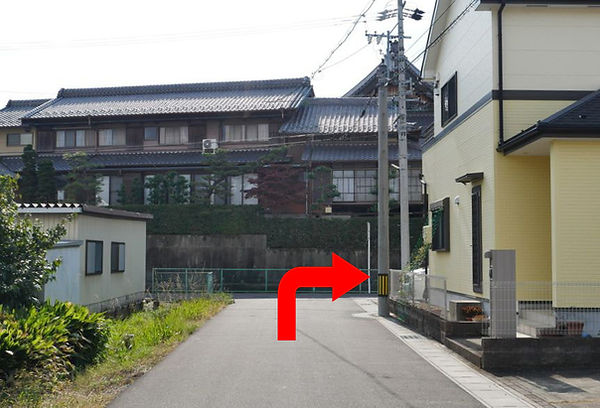 県道178号線より小駐車場へ①.jpg