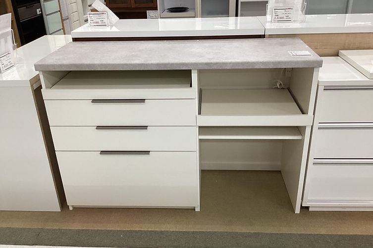 カウンター
巾140cm奥50cm高94cm