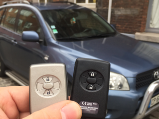 Ajout d’ une clé avec telecommande main libre sur Toyota Rav 4 2007
