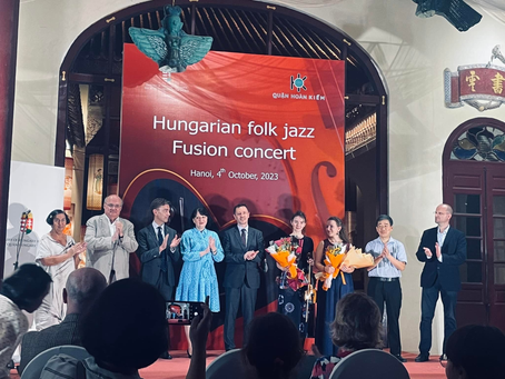 CHÌM ĐẮM TRONG ÂM HƯỞNG NHẠC JAZZ : MỘT TRẢI NGHIỆM ĐÁNG NHỚ