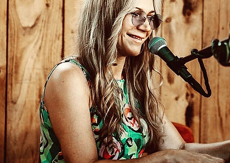 Ingrid Schwarz_edited.jpg