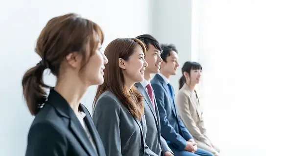 採用面接で面接を受けている様子