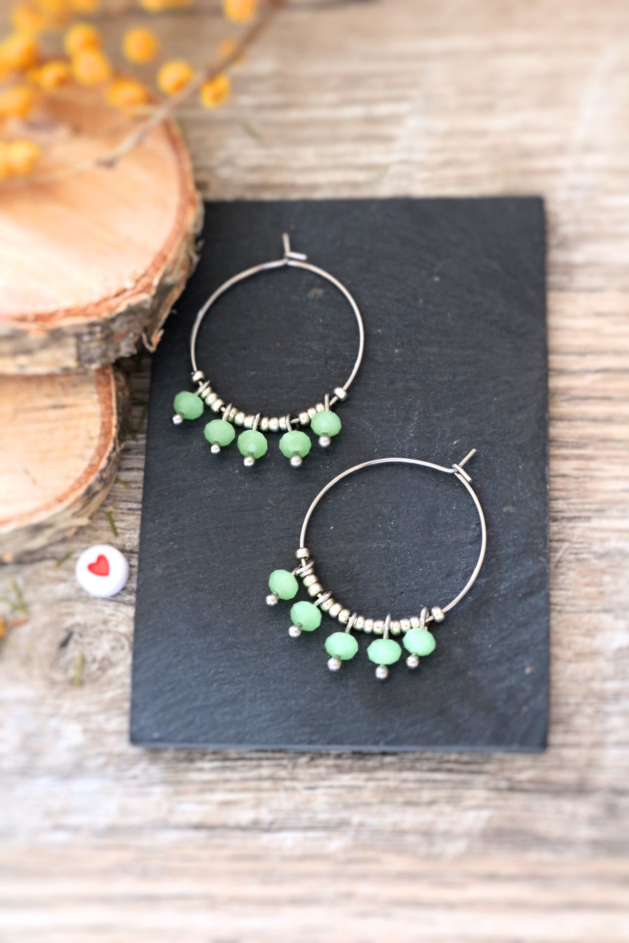 Article : Créoles boucles Perlita acier inoxydable argenté et perles vert pastel