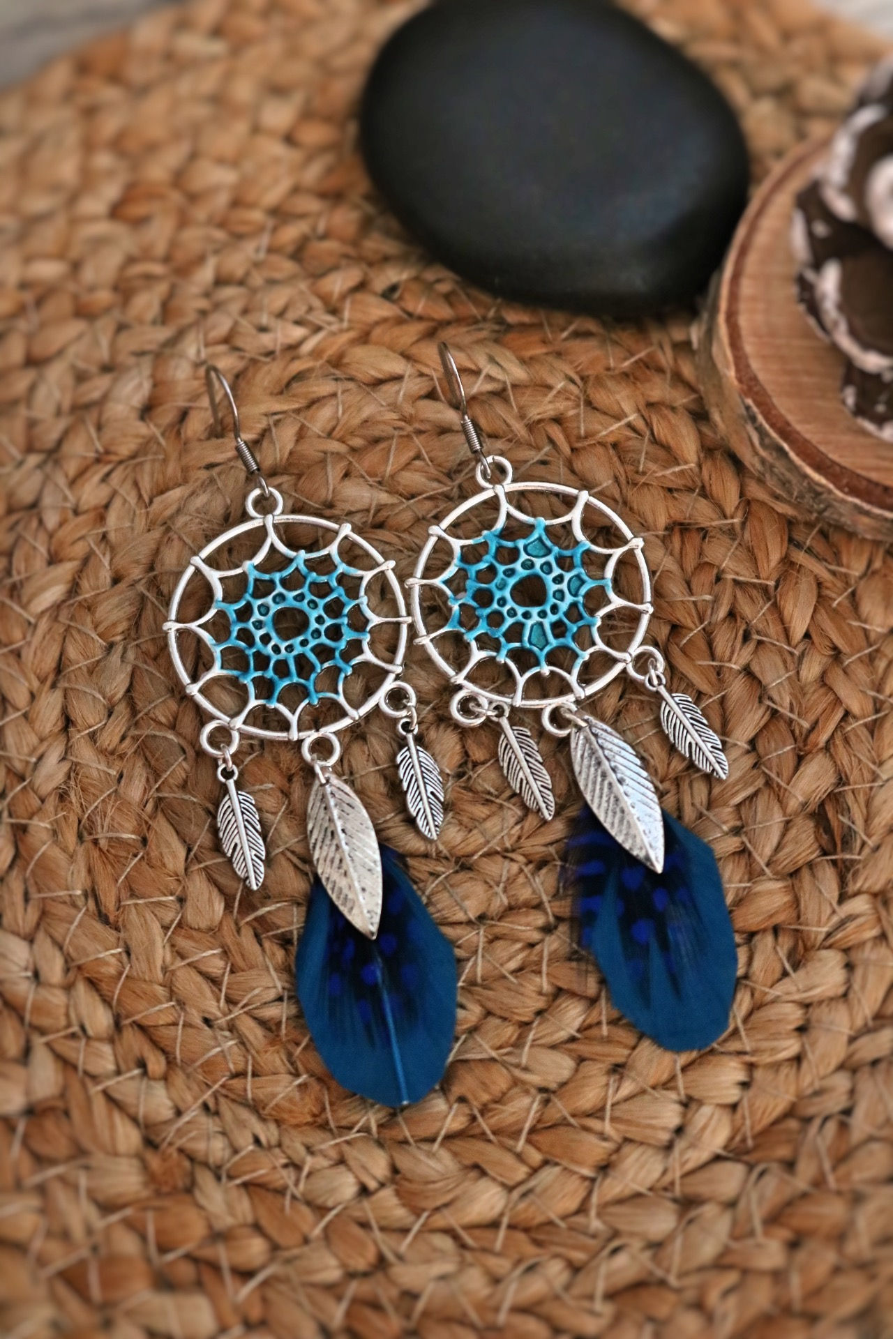 Article : Boucles d'oreilles attrape rêve bleu et argenté artisanale

