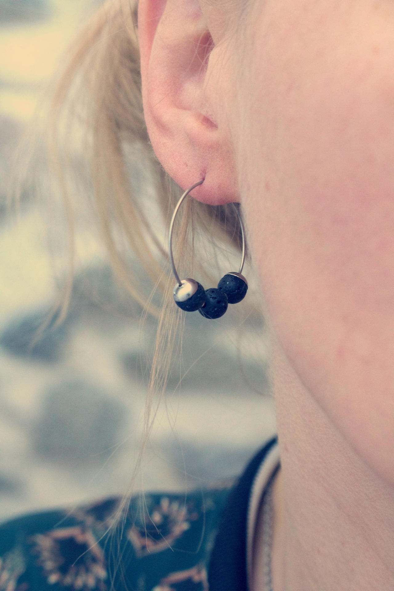 petites créoles Jali Lave acier inoxydable fait main pierres naturelles