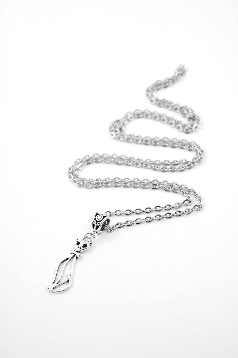 Miniature : Sautoir/ collier long chat argenté et sa chaine en acier inoxydable