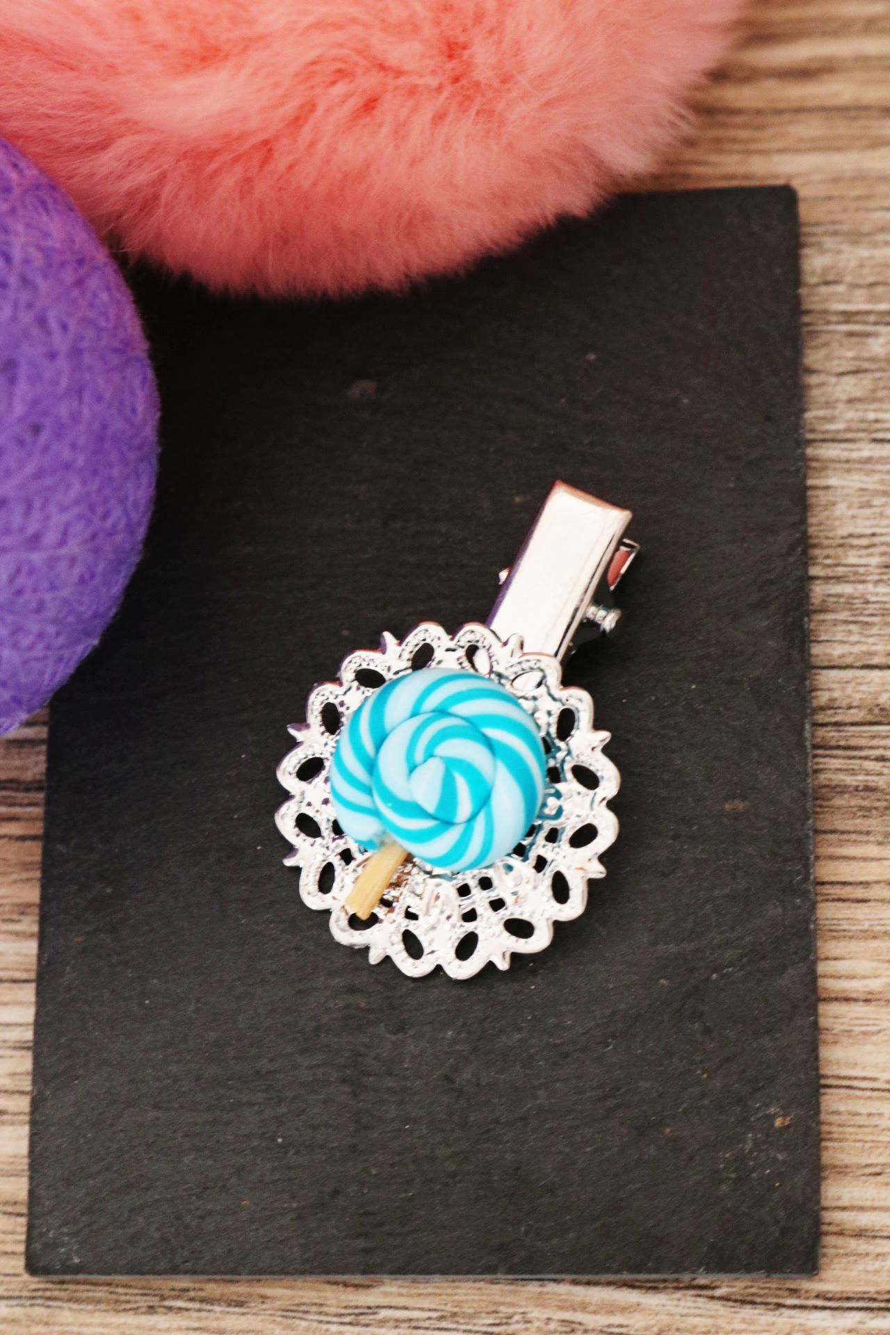 Barrette sucette lolipop bleue fimo artisanale pince bonbon sucre