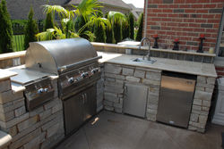 outdoor kitchen construction