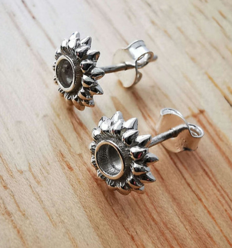 Gold Willow Stud