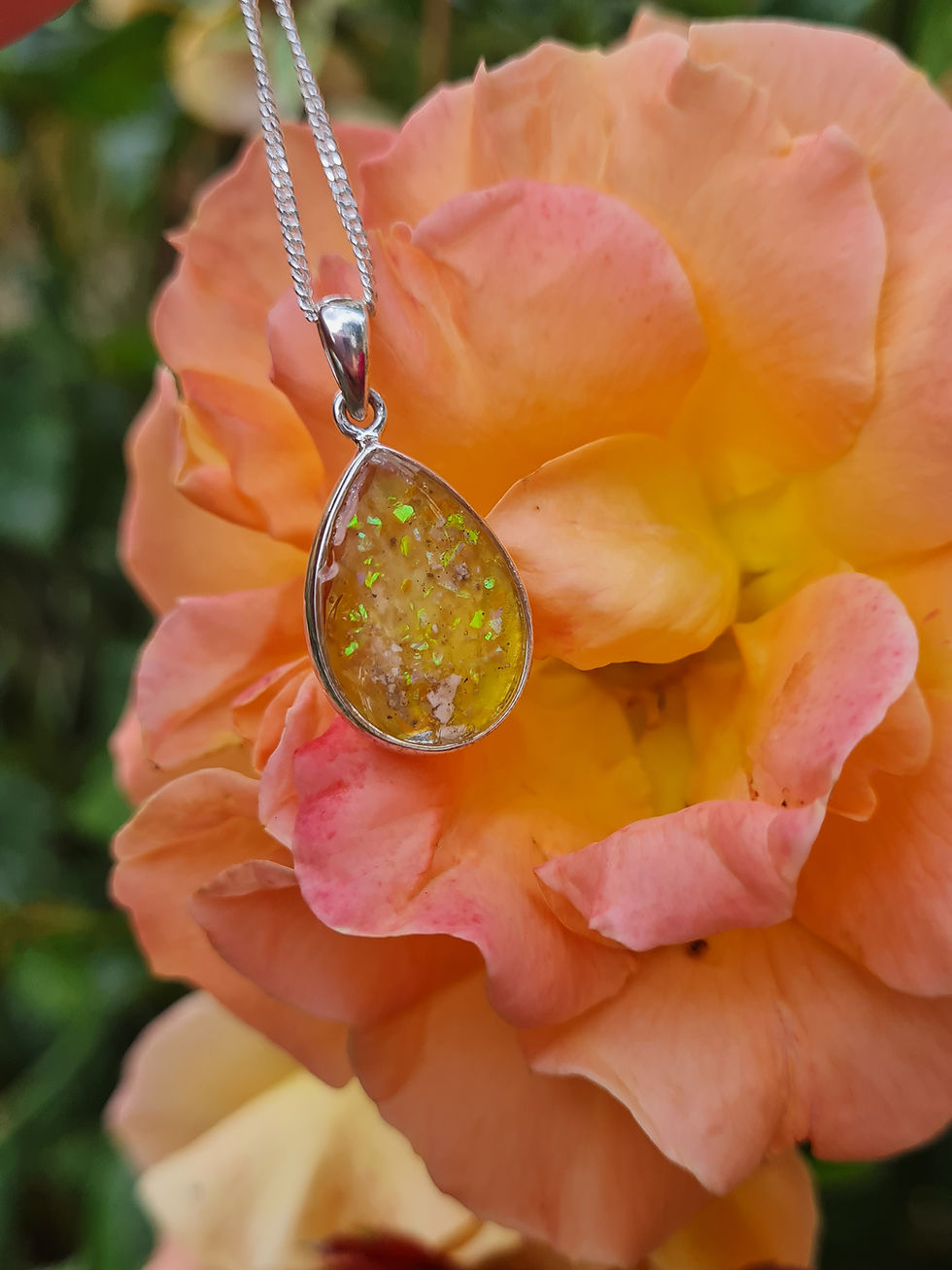 Thumbnail: Rose petal necklace 