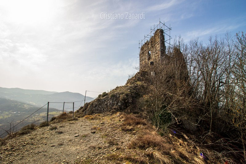 Roccaforte Ligure, i ruderi del Castello Spinola