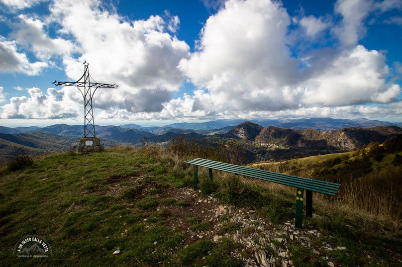 Monte Proventino, la croce di vetta