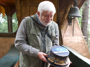Jaime Maussan cumple un sueño de otro planeta: así reaccionó al regreso extraterrestre de Steven Spielberg