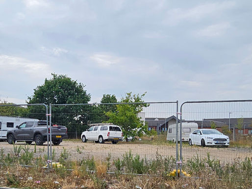 Travellers Set Up Camp Near Beke Avenue, Prompting Community Concerns