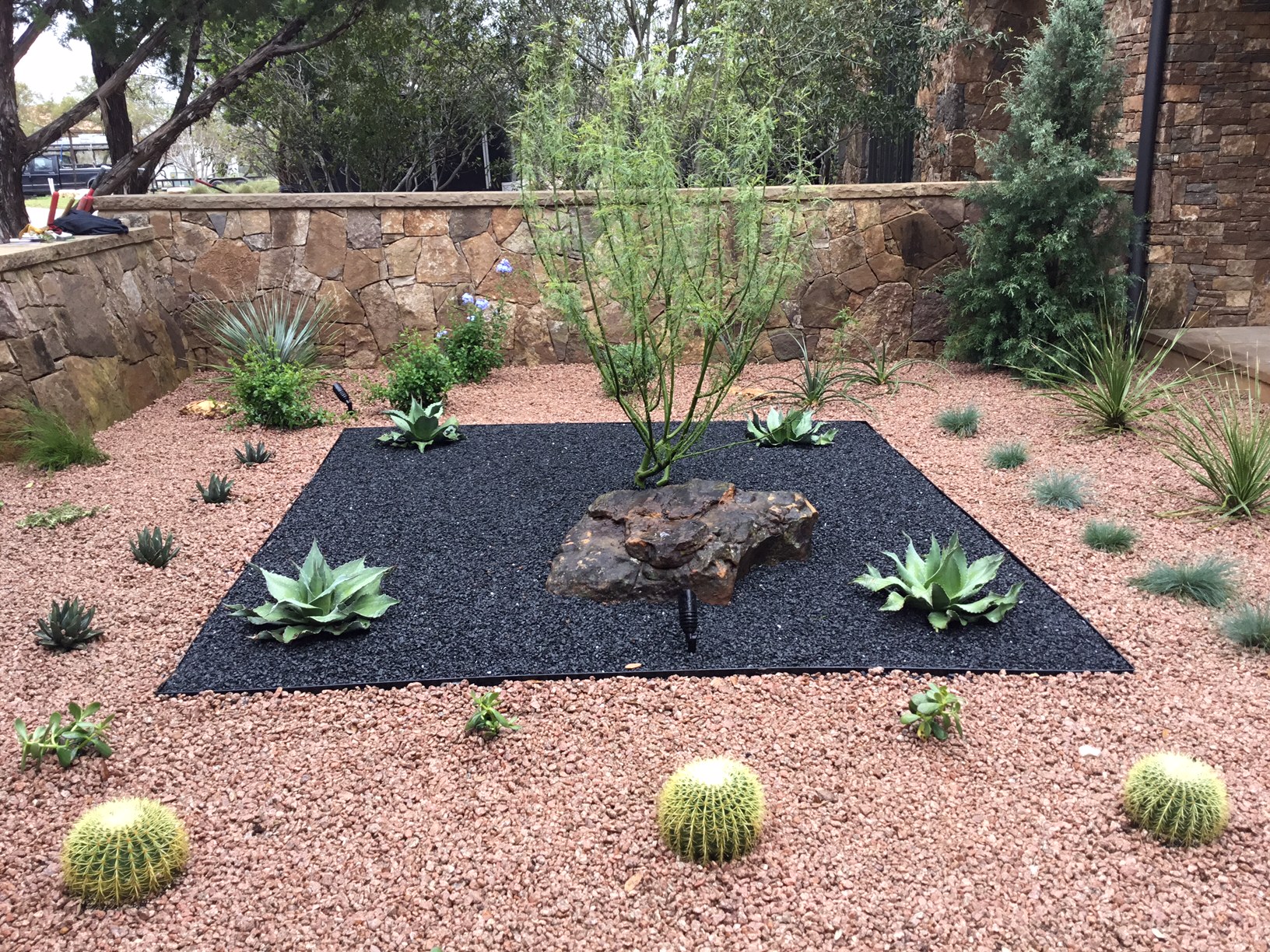 Modern, Drought Tolerant, Landscape Glass Garden by JXC Landscaping (8)