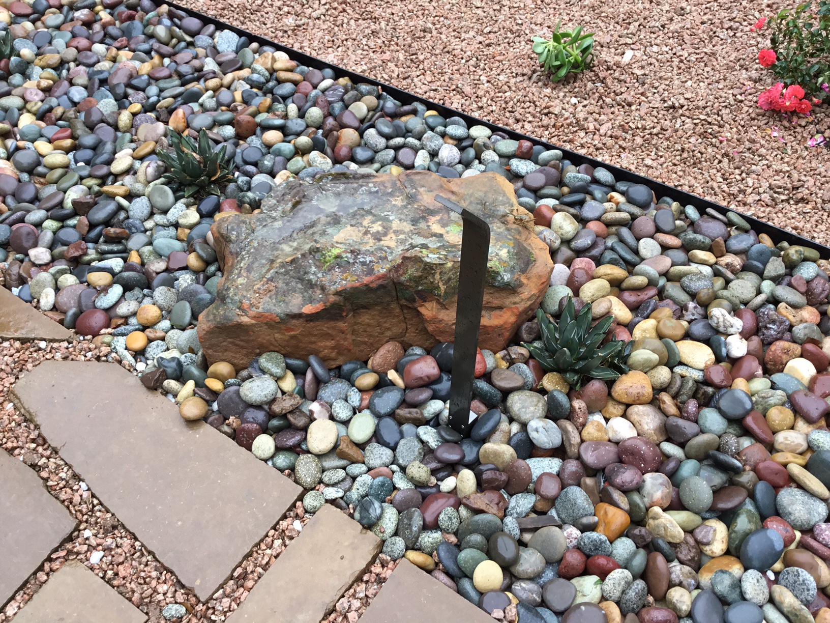 Modern, Drought Tolerant, Landscape Glass Garden by JXC Landscaping (18)