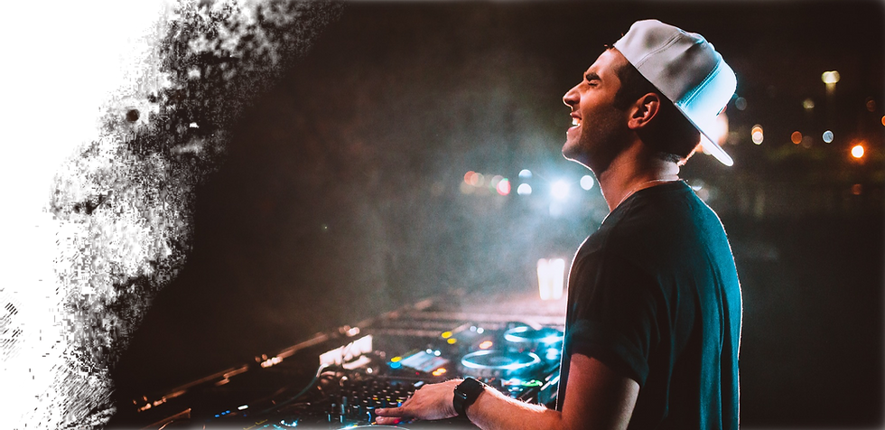Lucce performing in Rio de Janeiro, Brazil