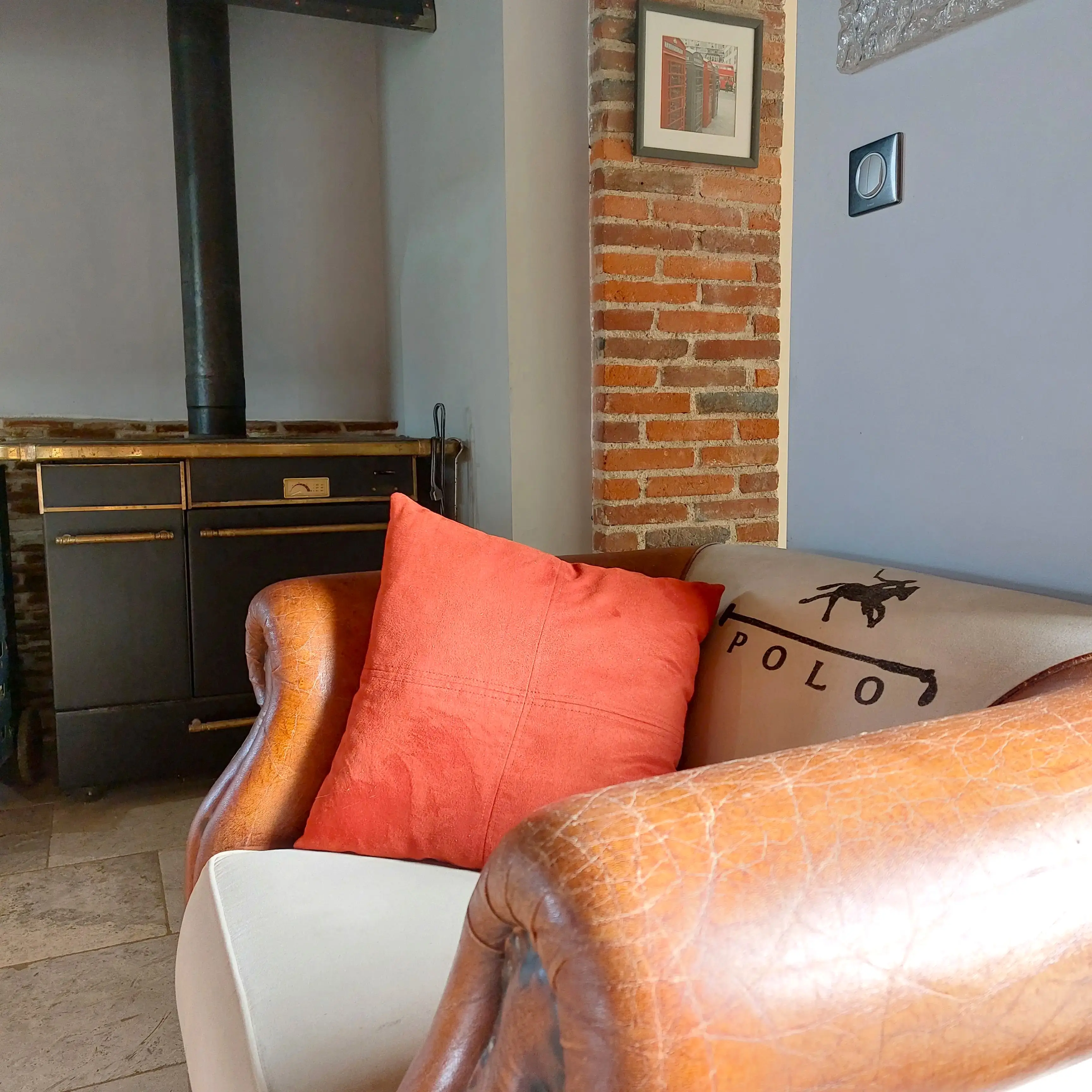 cuisine-poêle-fauteuil-cuir-villefranche-sur-saône-lyon
