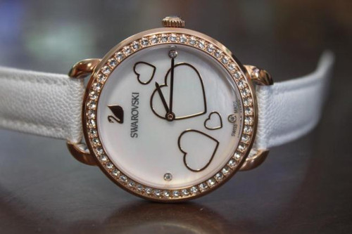 スワロフスキー：AILA DAY Swarovski Aila Day Quartz Crystal White Dial Ladies Watch 5095940