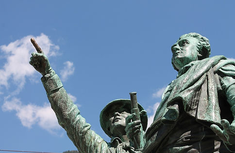 Estatua de Balmat y de Saussure.jpg