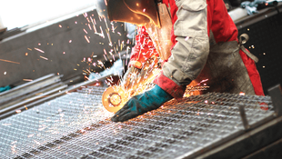 Common Manufacturing Challenges For SMEs & How To Overcome Them 