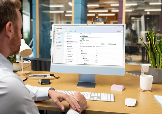 Man using Microsoft Fabric