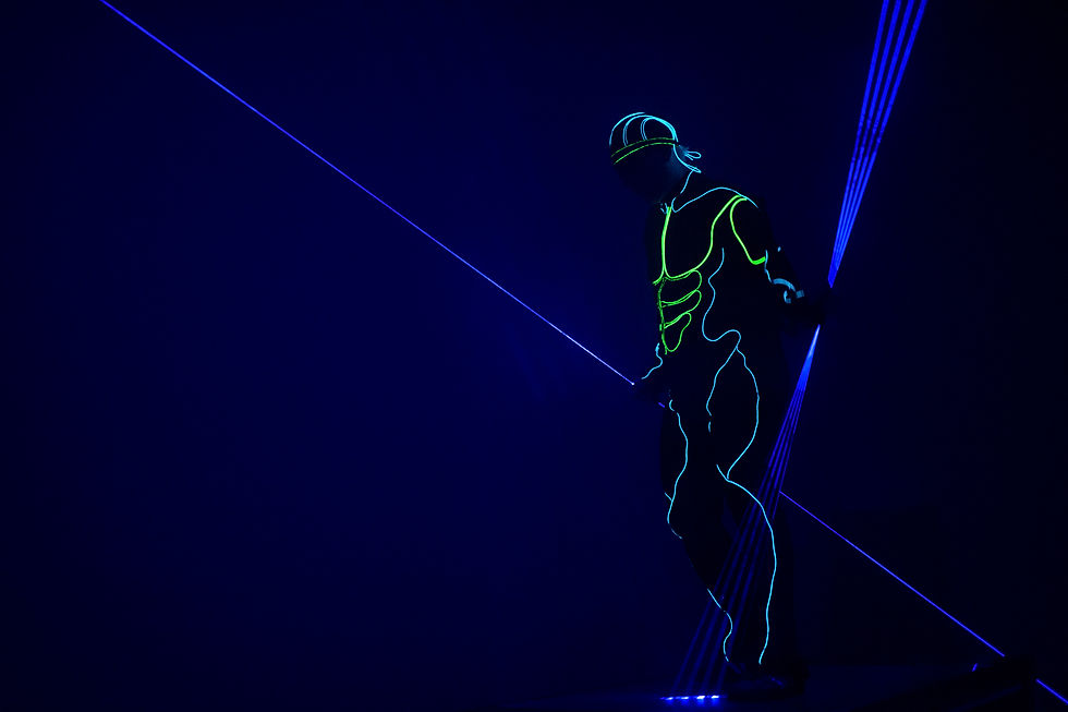 Laserman Blue Beams - Promo 00006.JPG