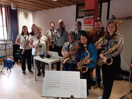 Saxofoonsectie_allen.jpg
