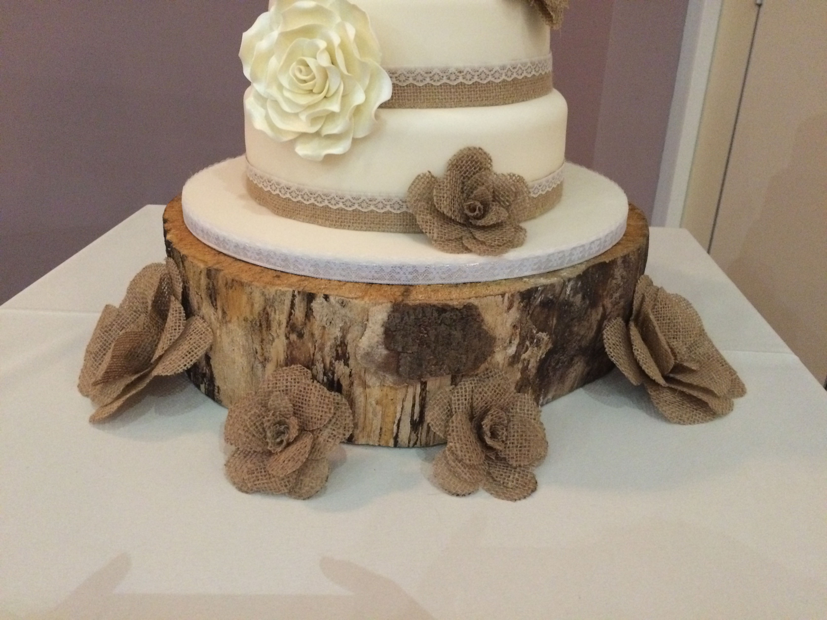 Log Cake Stand