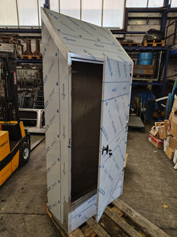 Kast uit RVS met slot 