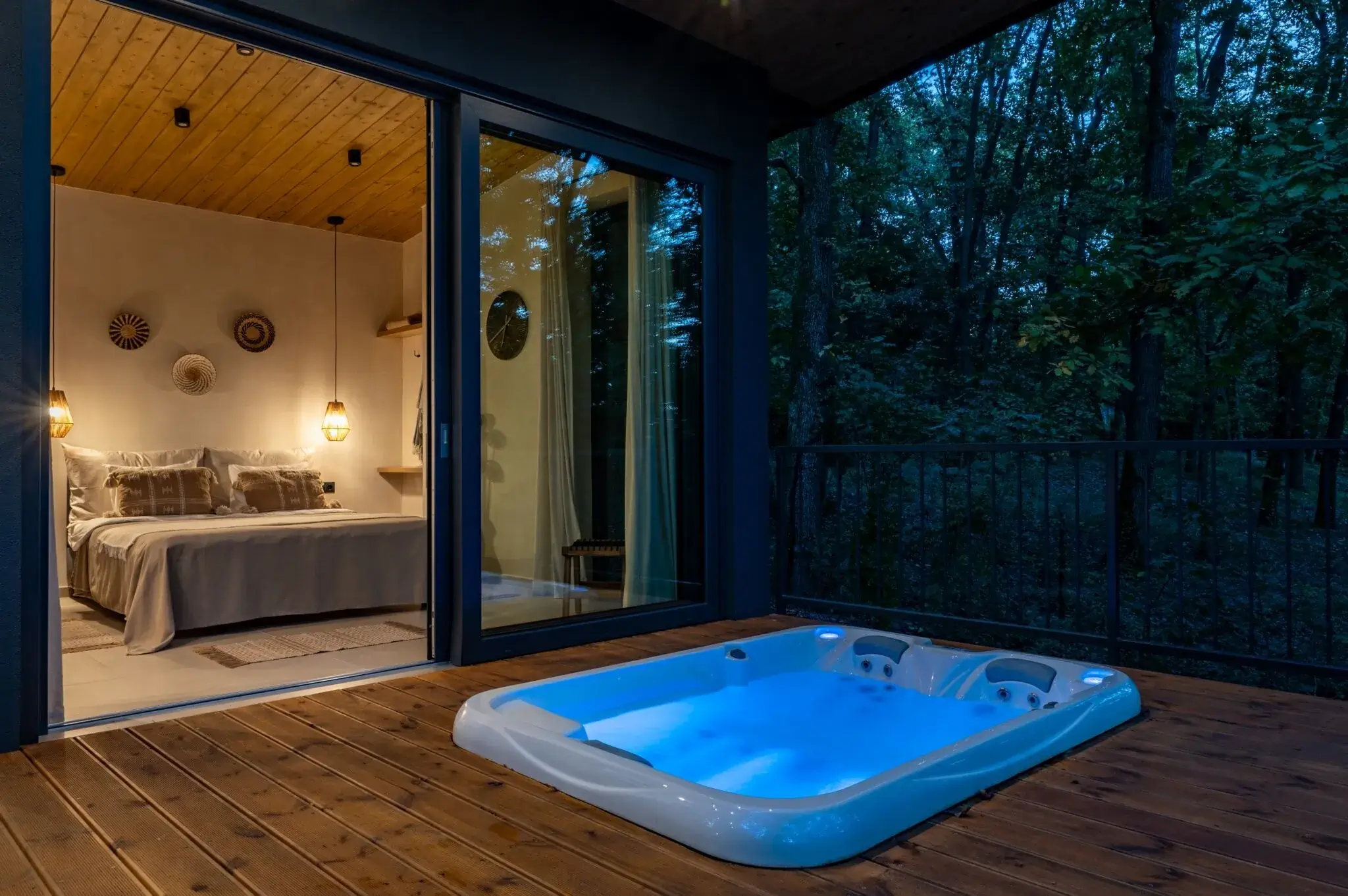 A Lombkabin Vendégház tökéletes kiindulópont, ha felfedeznéd a Börzsöny és a Dunakanyar szépségeit.