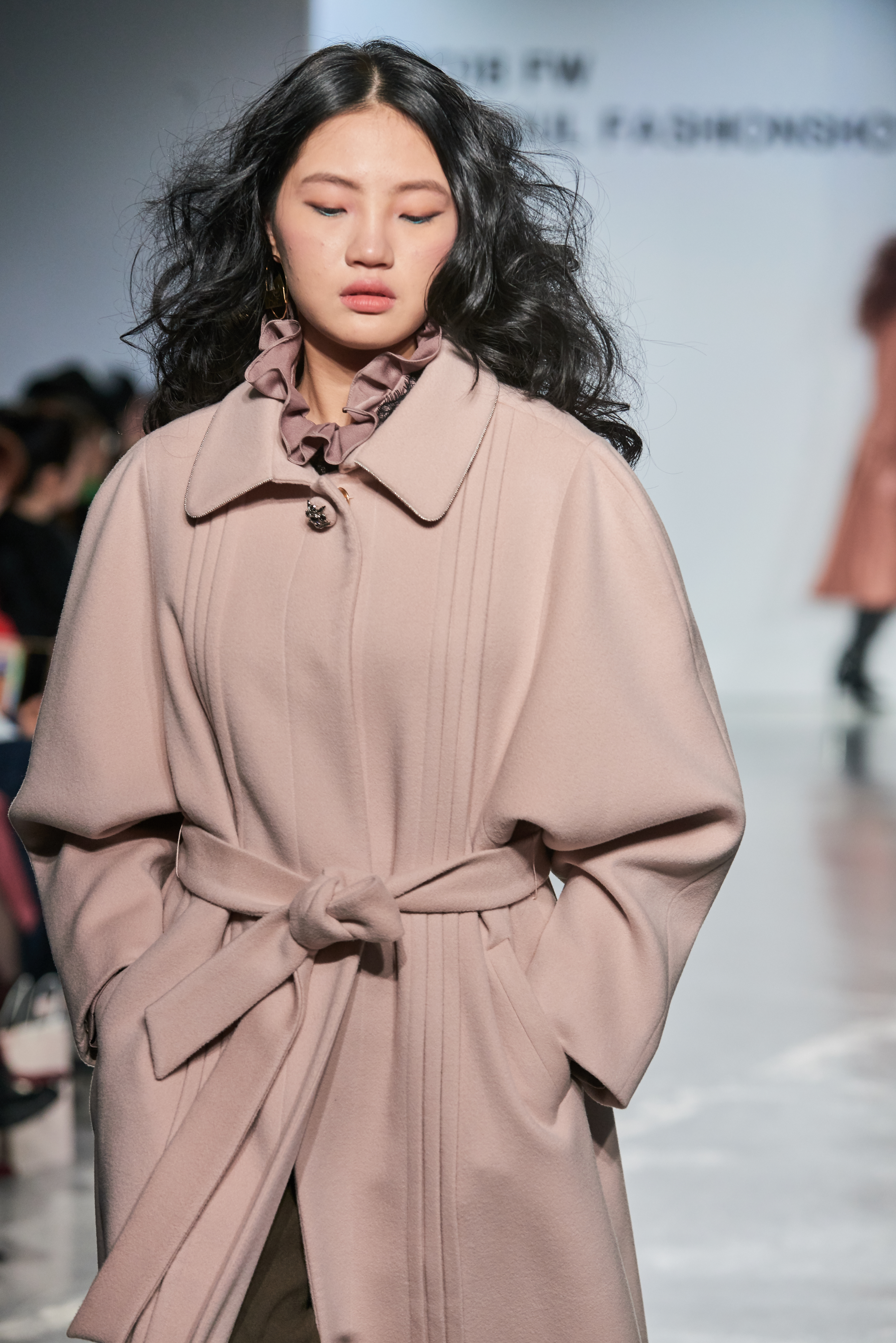 LOOK 28