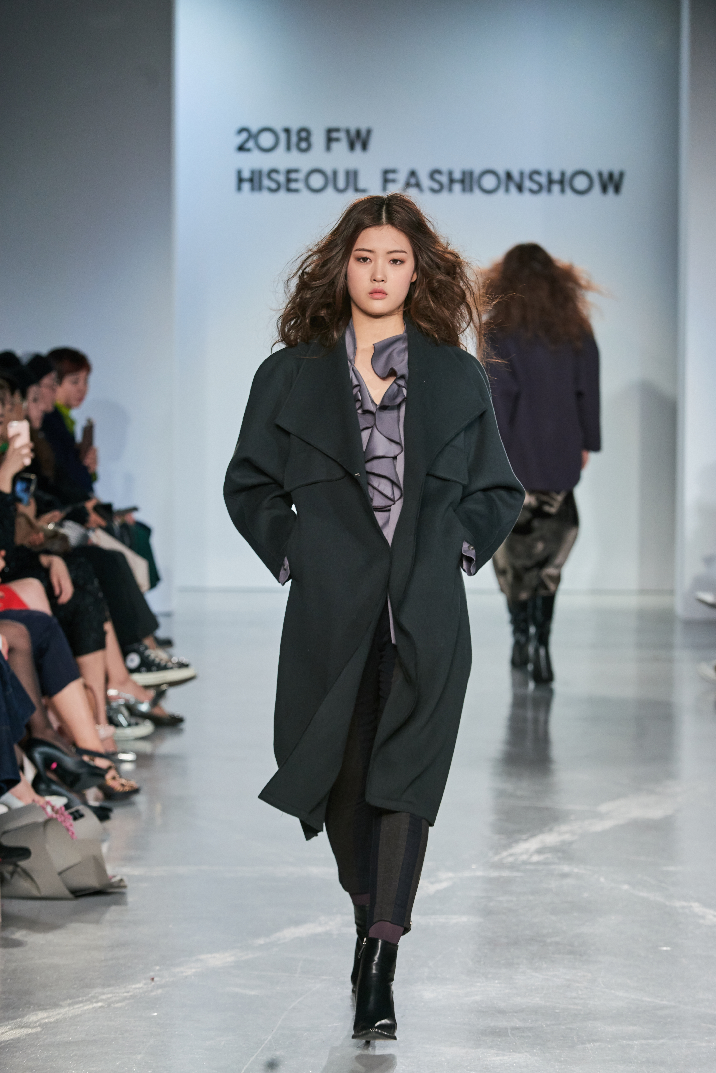 LOOK 37