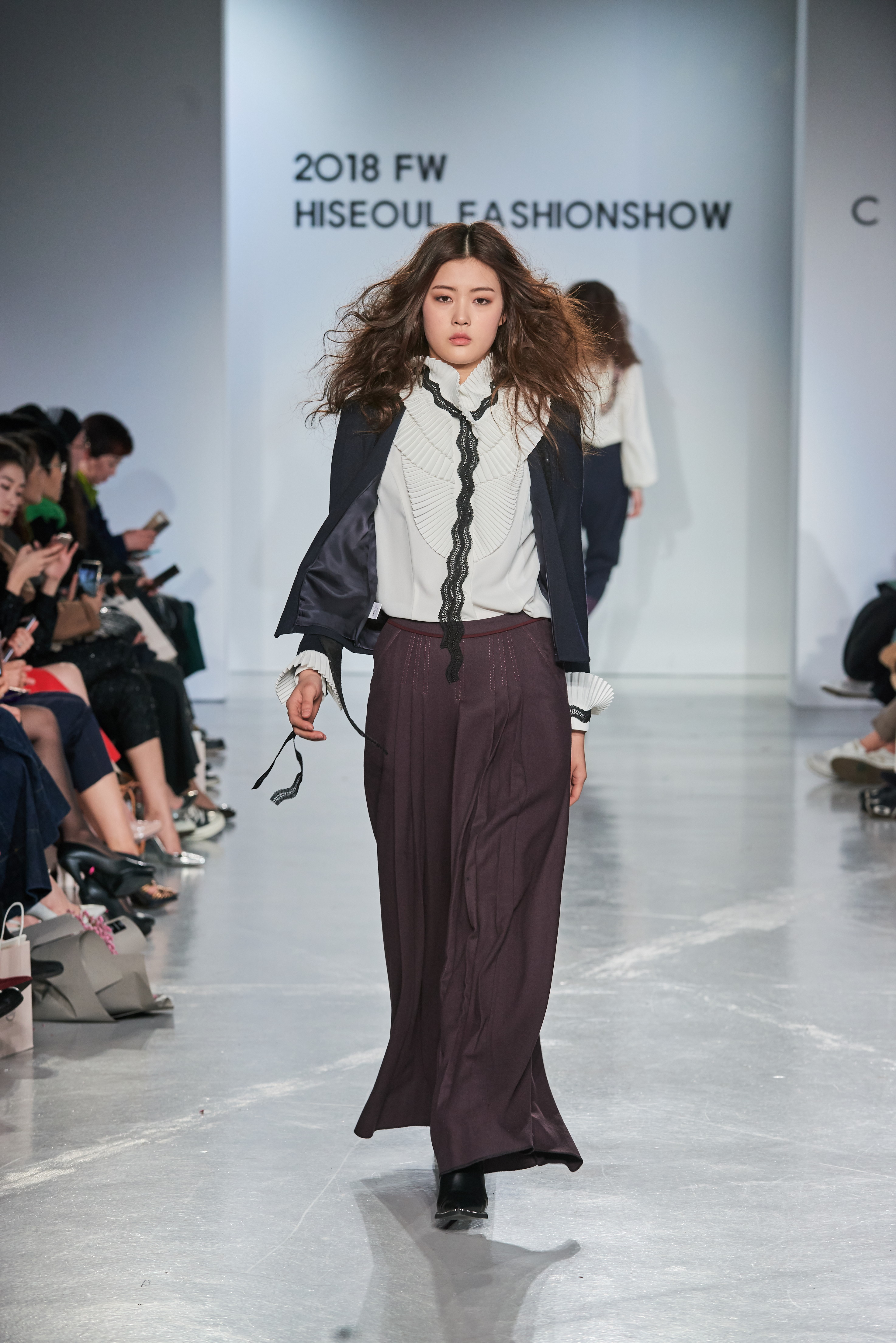 LOOK 8