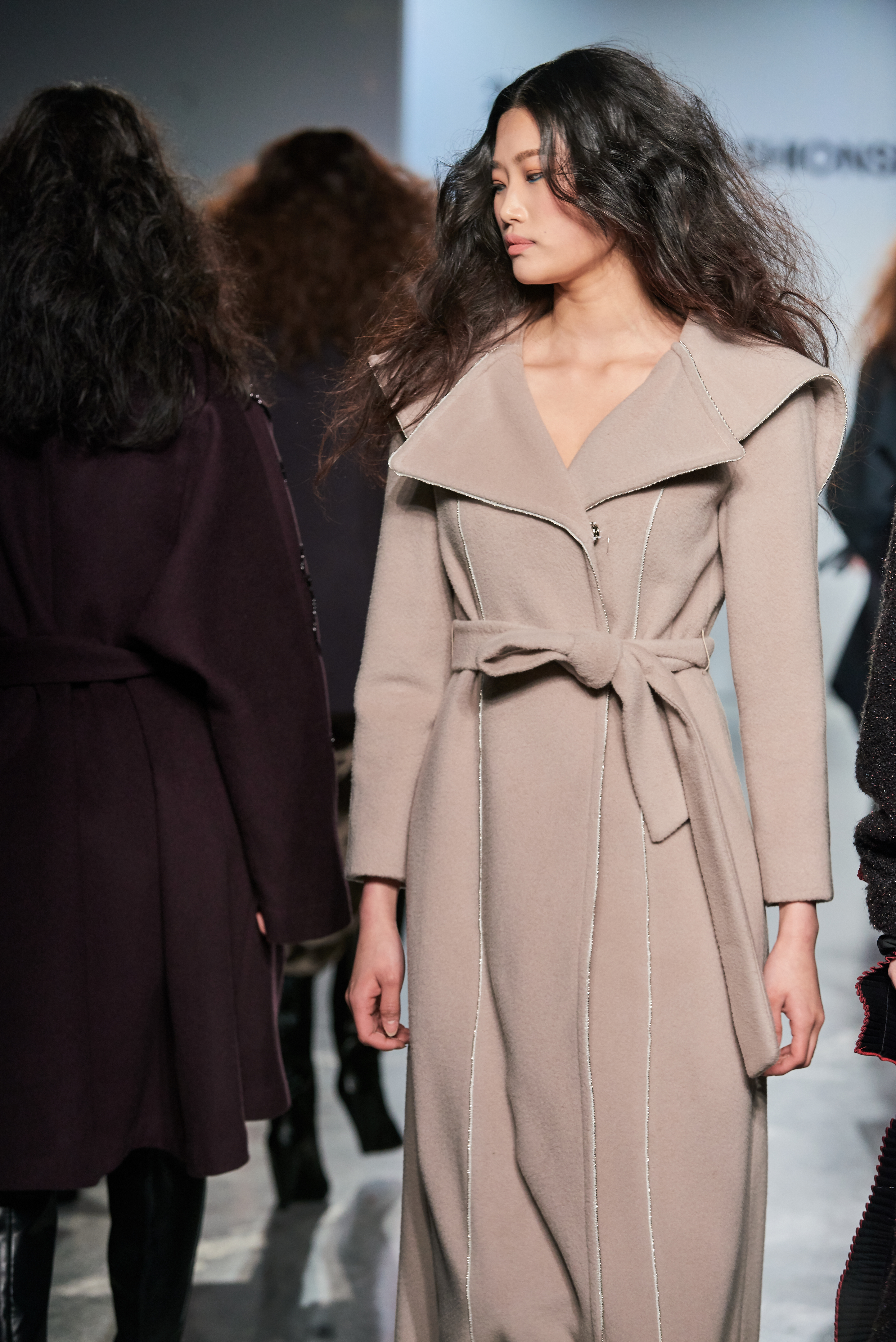 LOOK 32