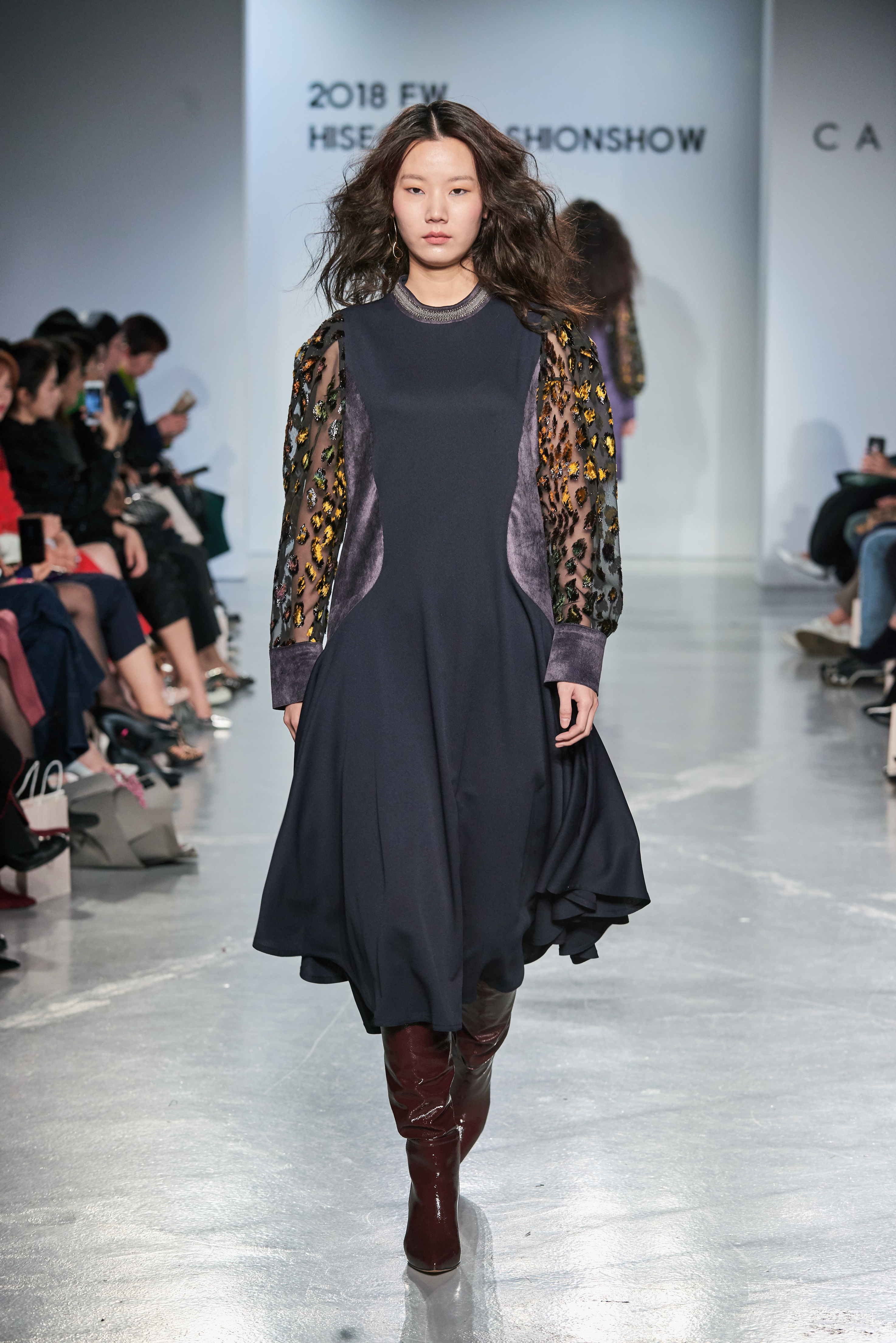 LOOK 19