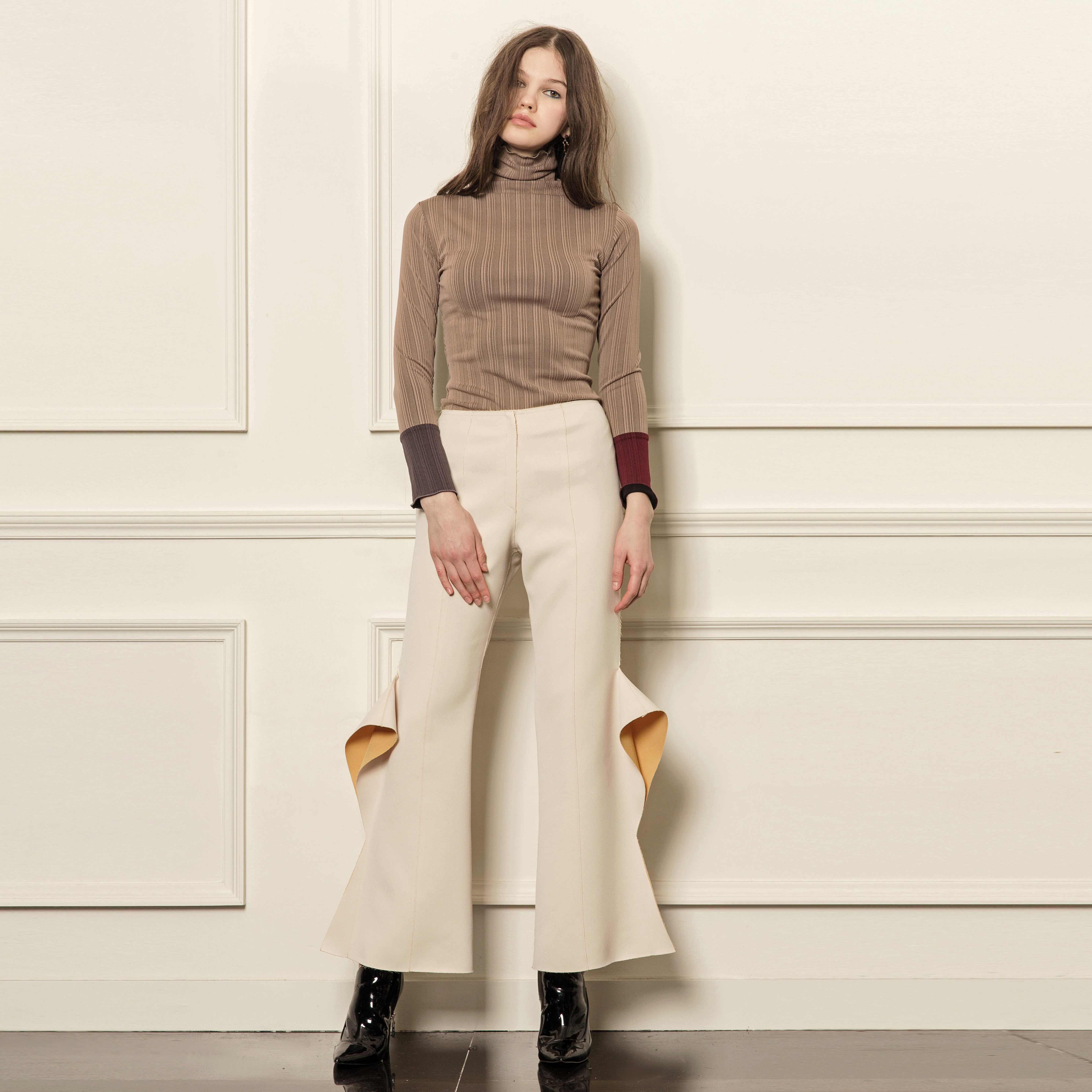 LOOK 32