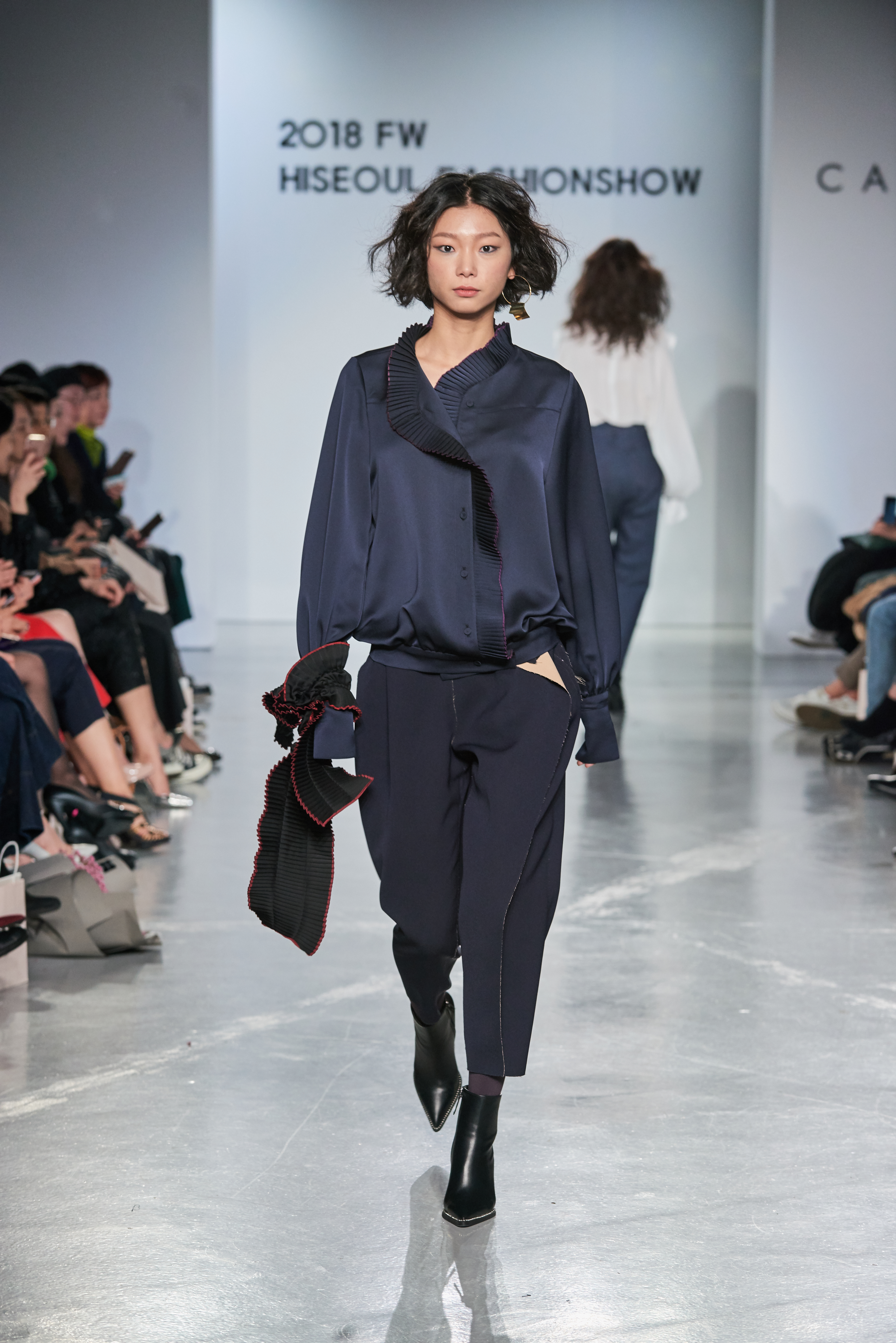 LOOK 5