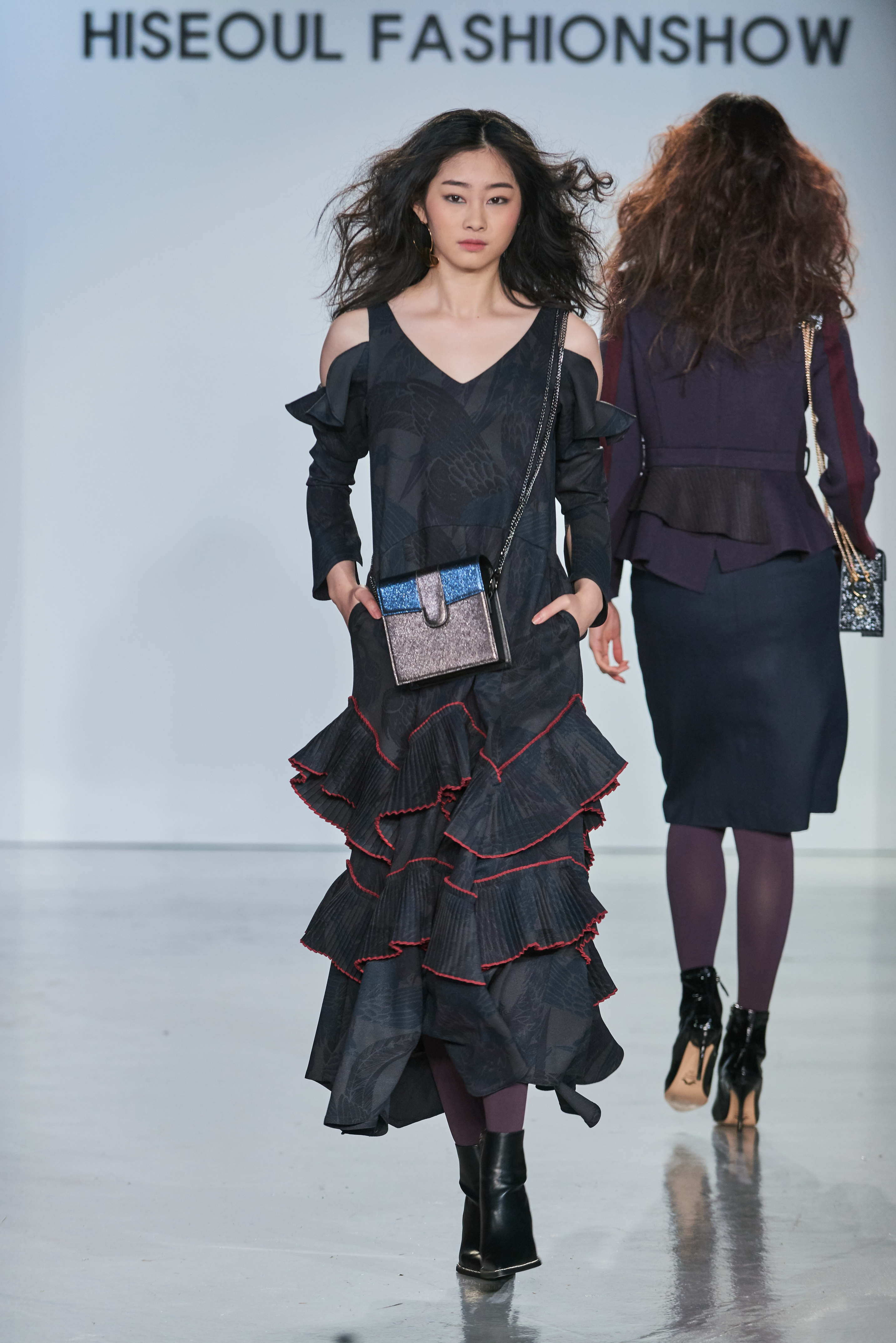 LOOK 27