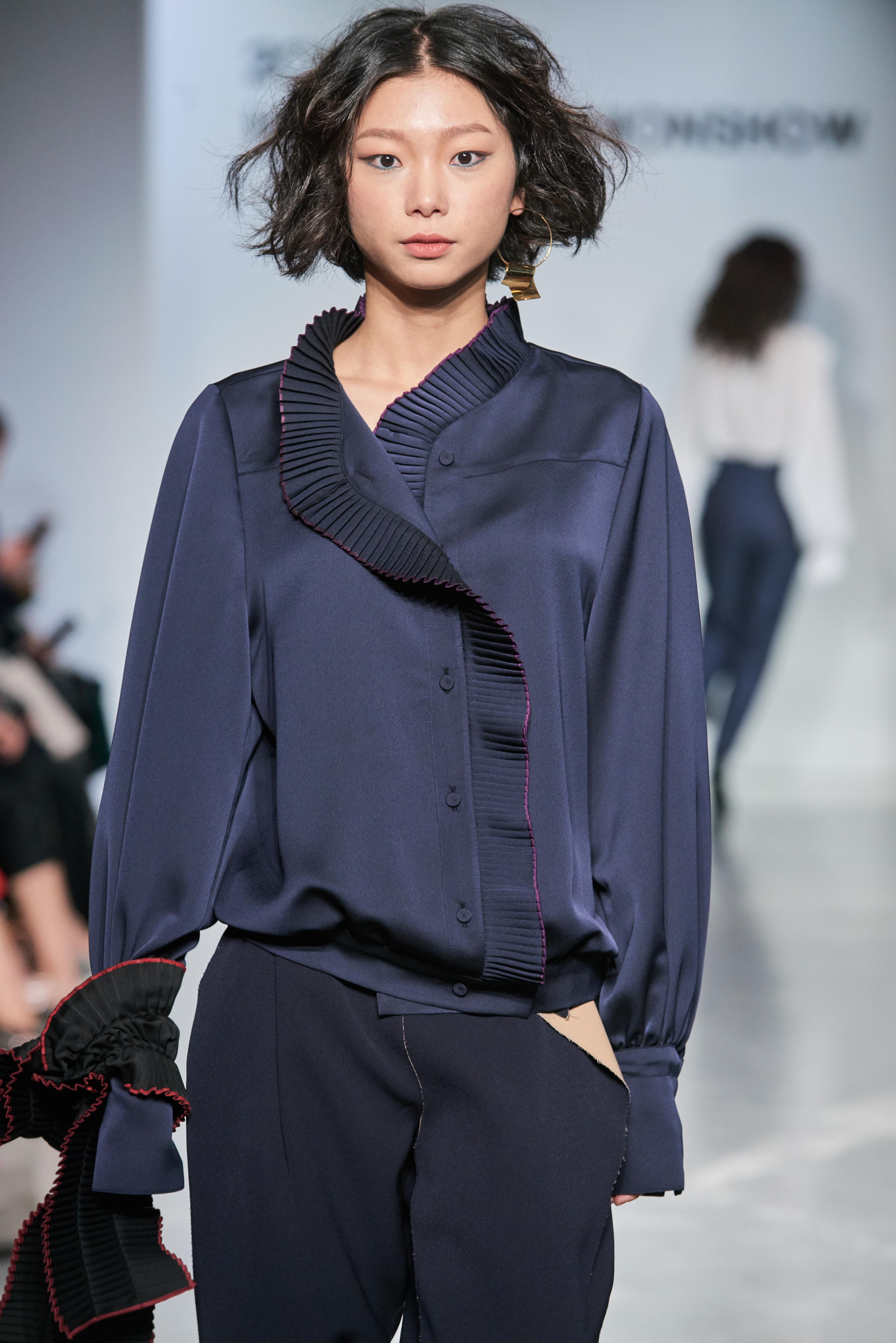 LOOK 5