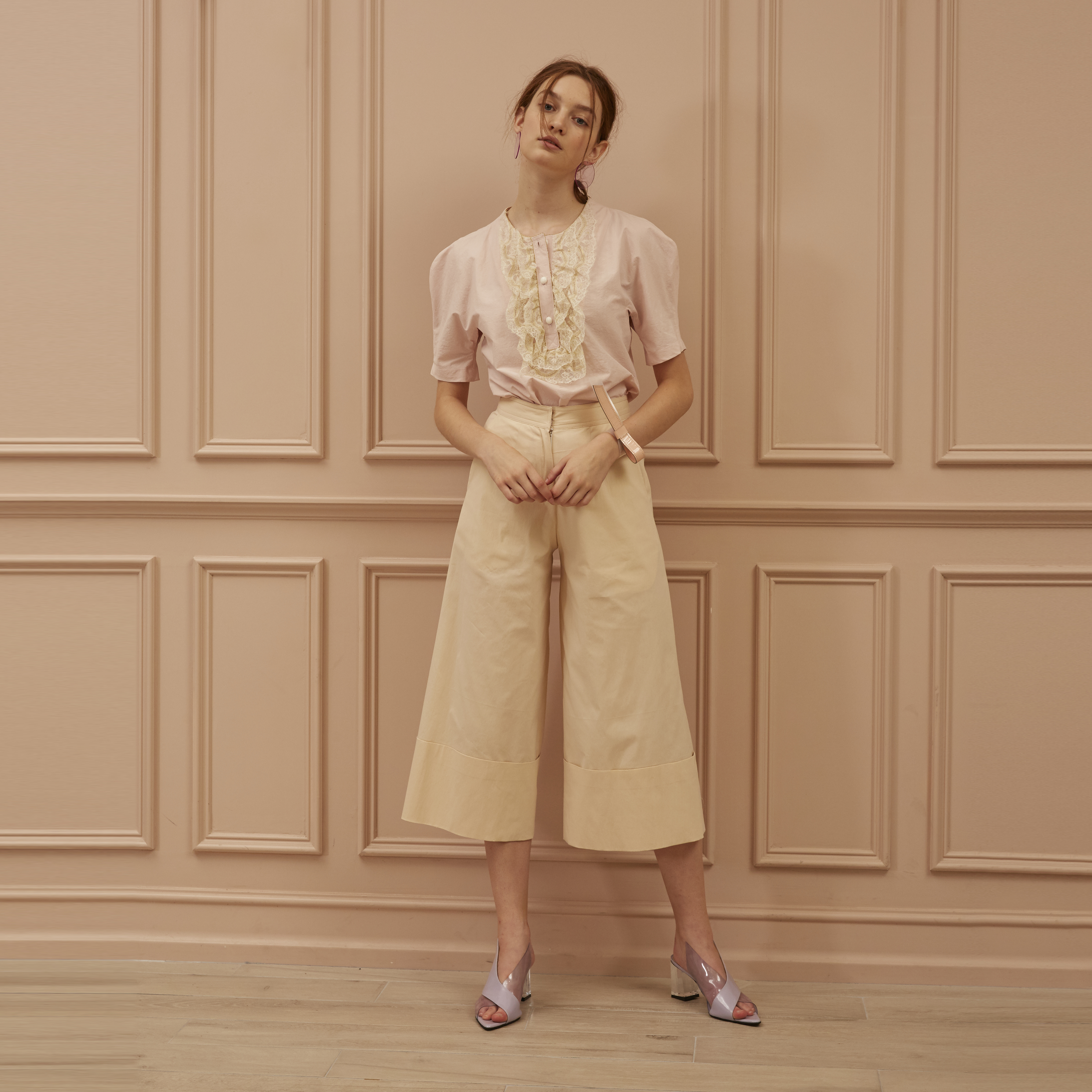 LOOK 19