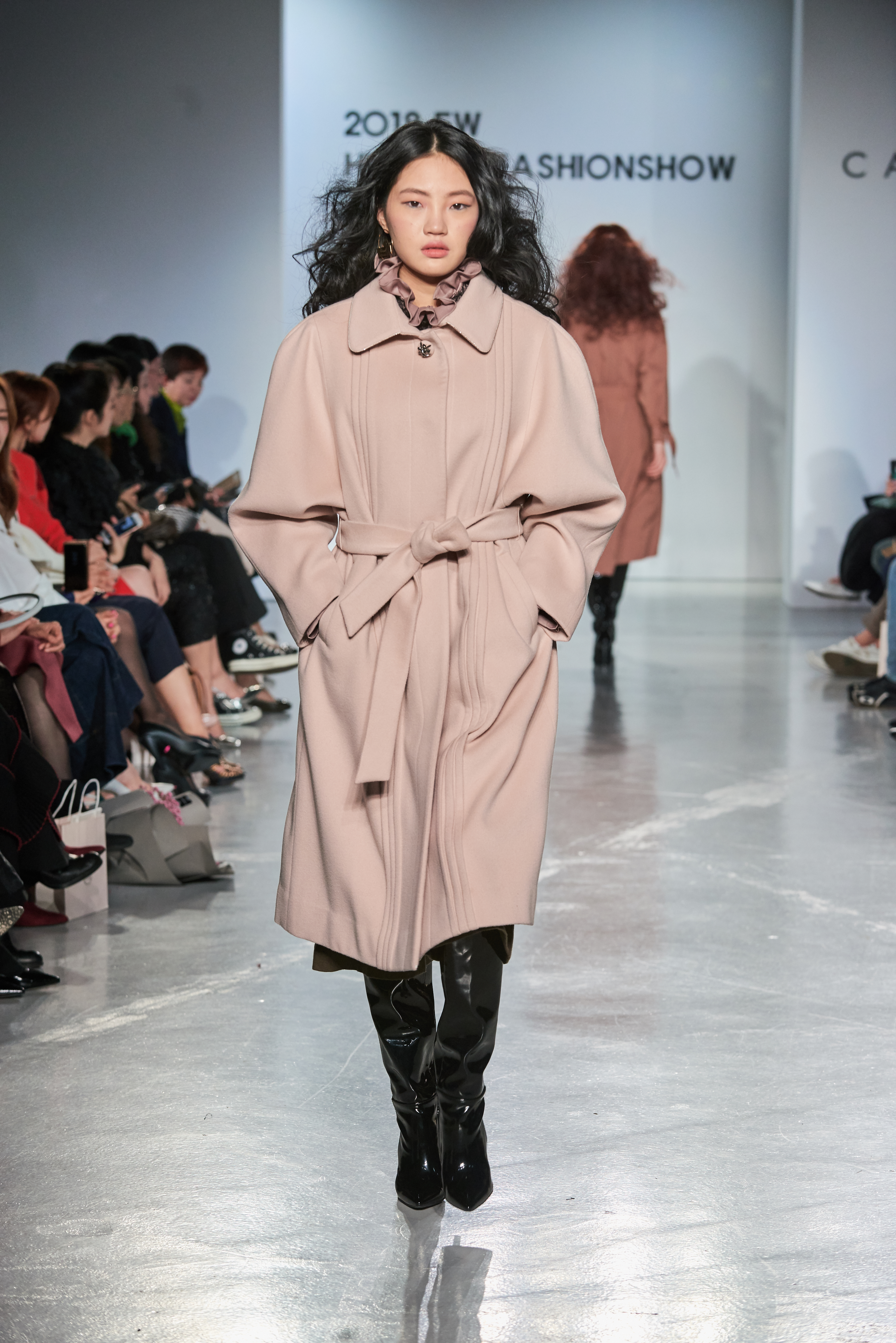 LOOK 28